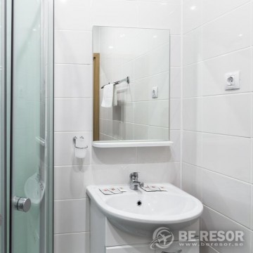 Baget Hotel 7
