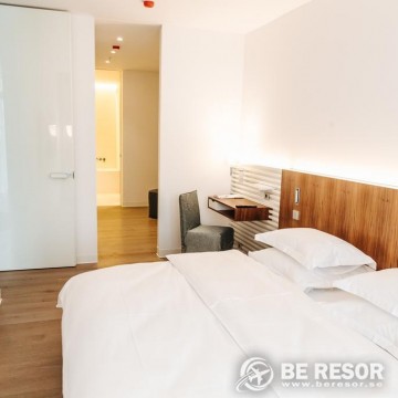 Crystal House Apartments & Spa 4