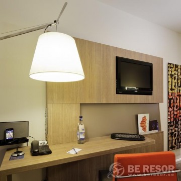 Novotel London Tower Bridge 6